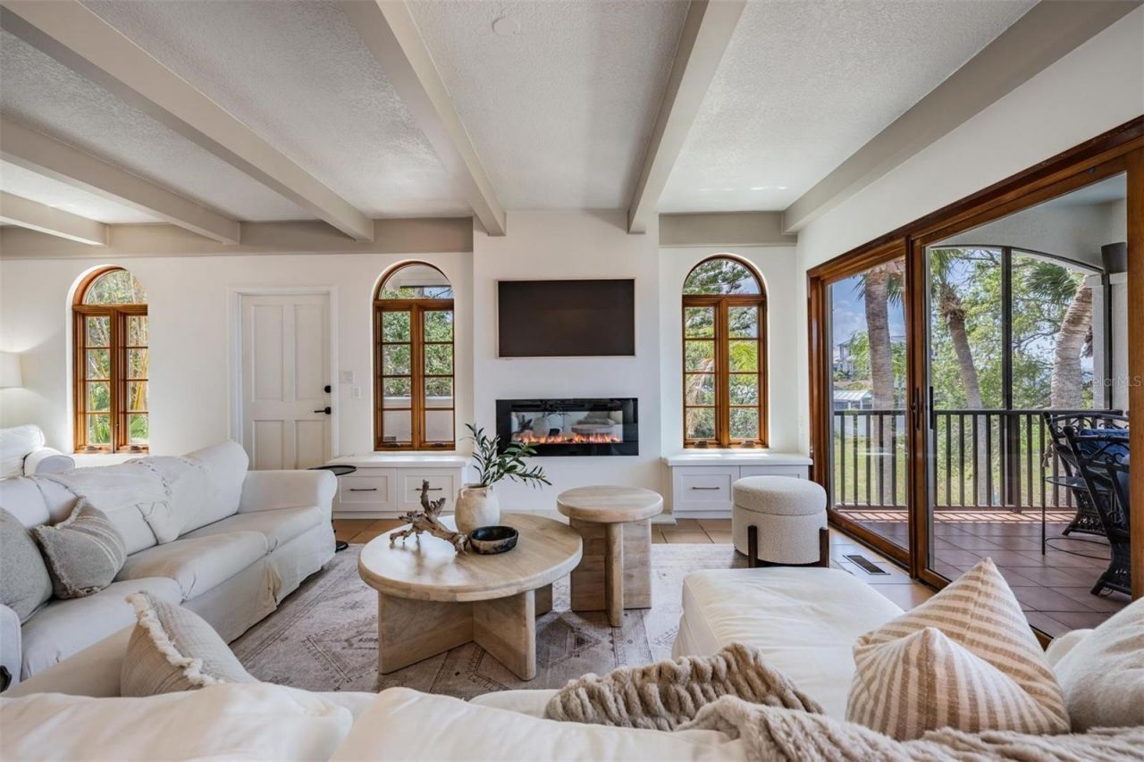 128 Carlyle Drive, Palm Harbor, FL 34683 Photo
