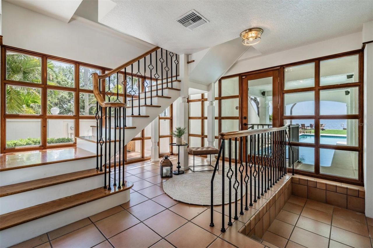 128 Carlyle Drive, Palm Harbor, FL 34683 Photo