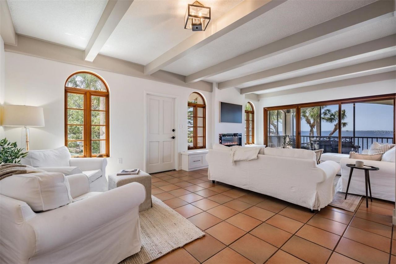 128 Carlyle Drive, Palm Harbor, FL 34683 Photo