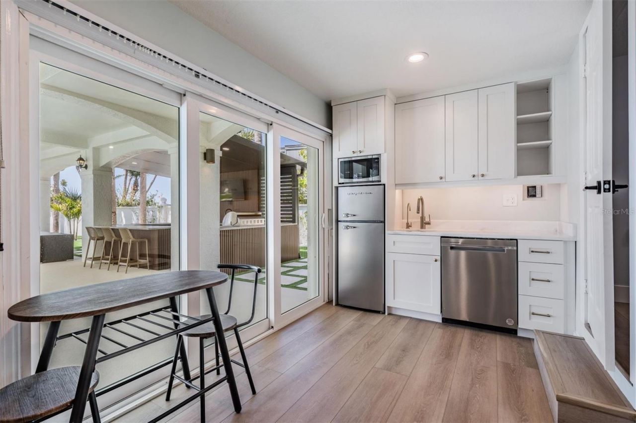 128 Carlyle Drive, Palm Harbor, FL 34683 Photo