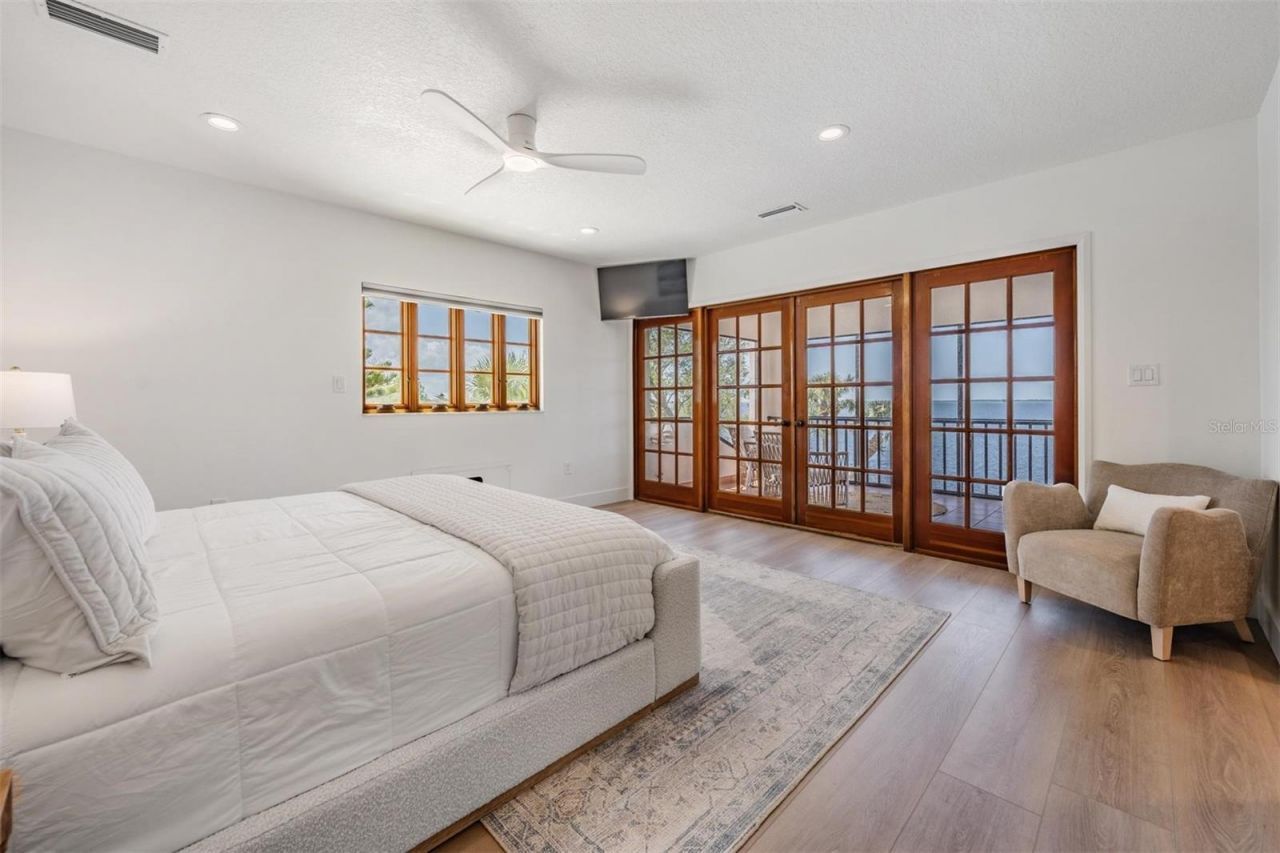 128 Carlyle Drive, Palm Harbor, FL 34683 Photo