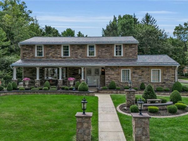 1 Dan Troy Drive , Williamsville, NY 14221