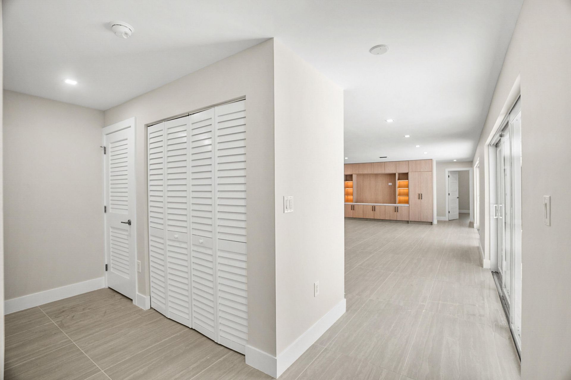 5496 NE 22nd Avenue, Fort Lauderdale, FL 33308 Photo