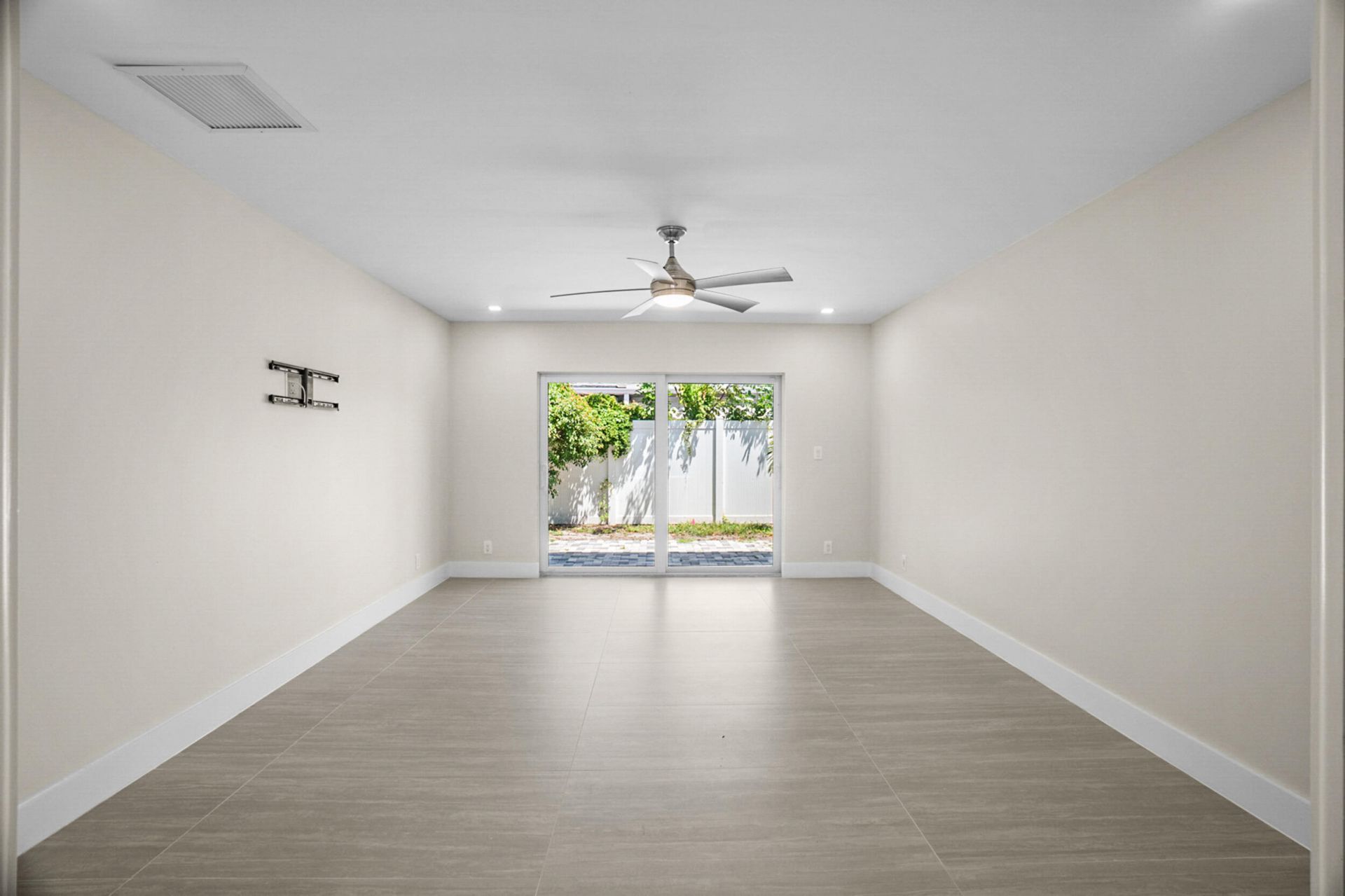 5496 NE 22nd Avenue, Fort Lauderdale, FL 33308 Photo
