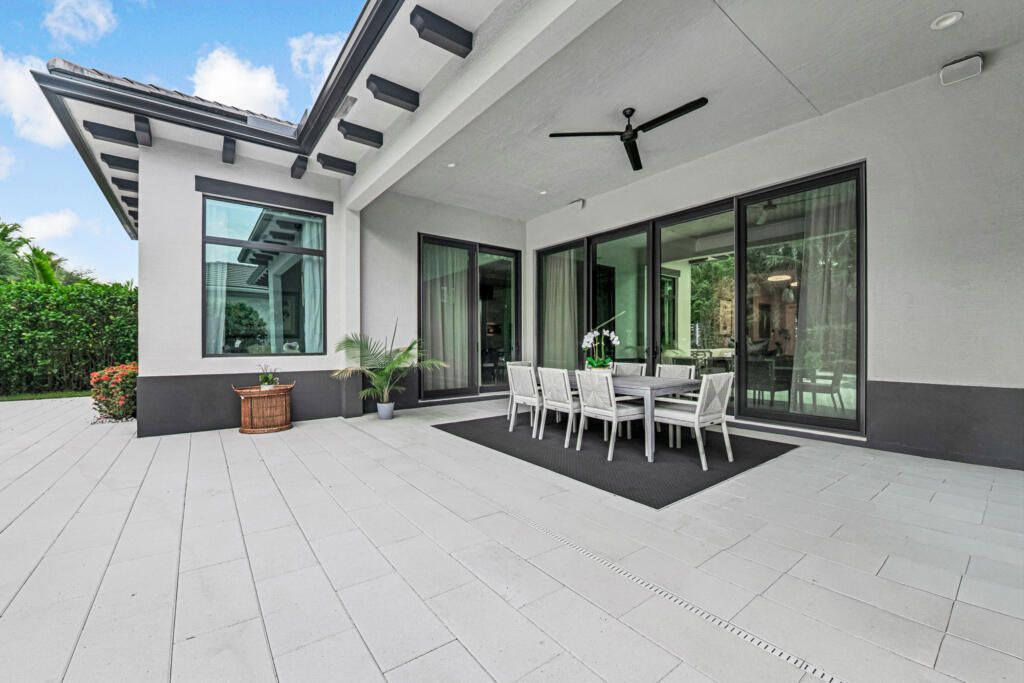 9228 Coral Isles Circle, Palm Beach Gardens, FL 33412 Photo