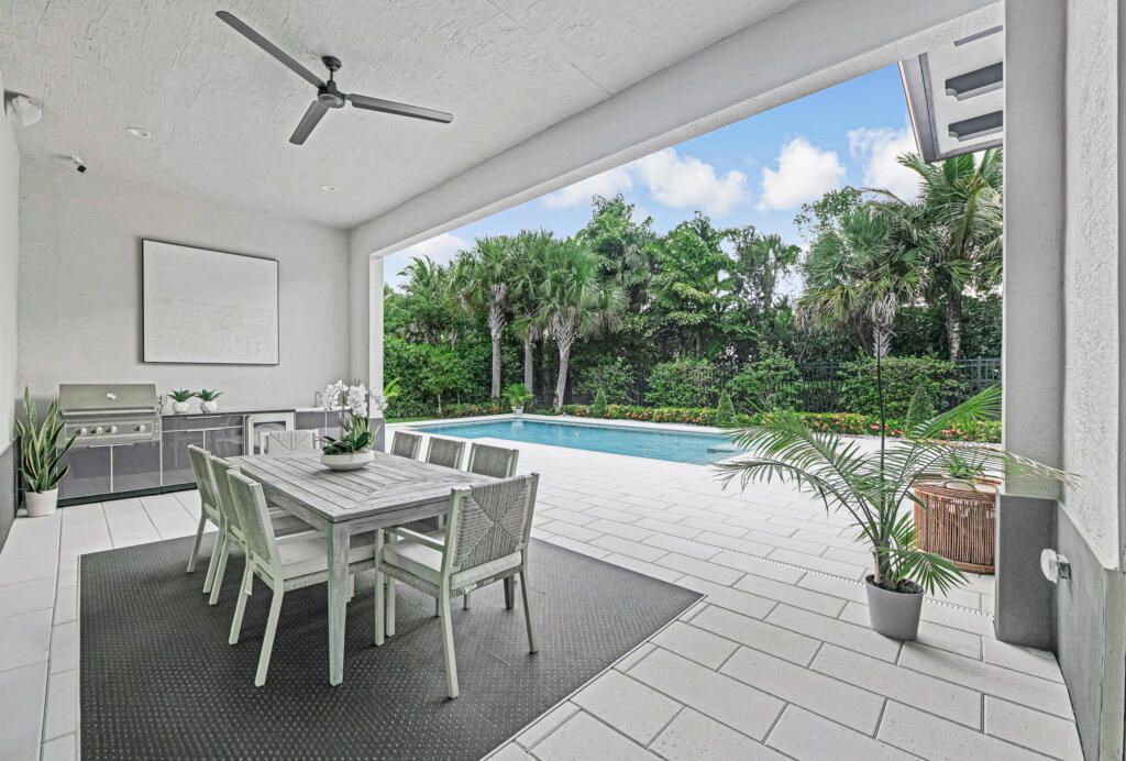 9228 Coral Isles Circle, Palm Beach Gardens, FL 33412 Photo