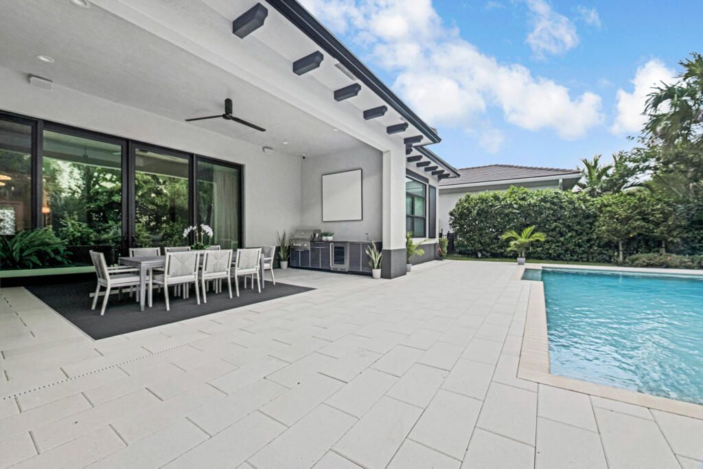 9228 Coral Isles Circle, Palm Beach Gardens, FL 33412 Photo