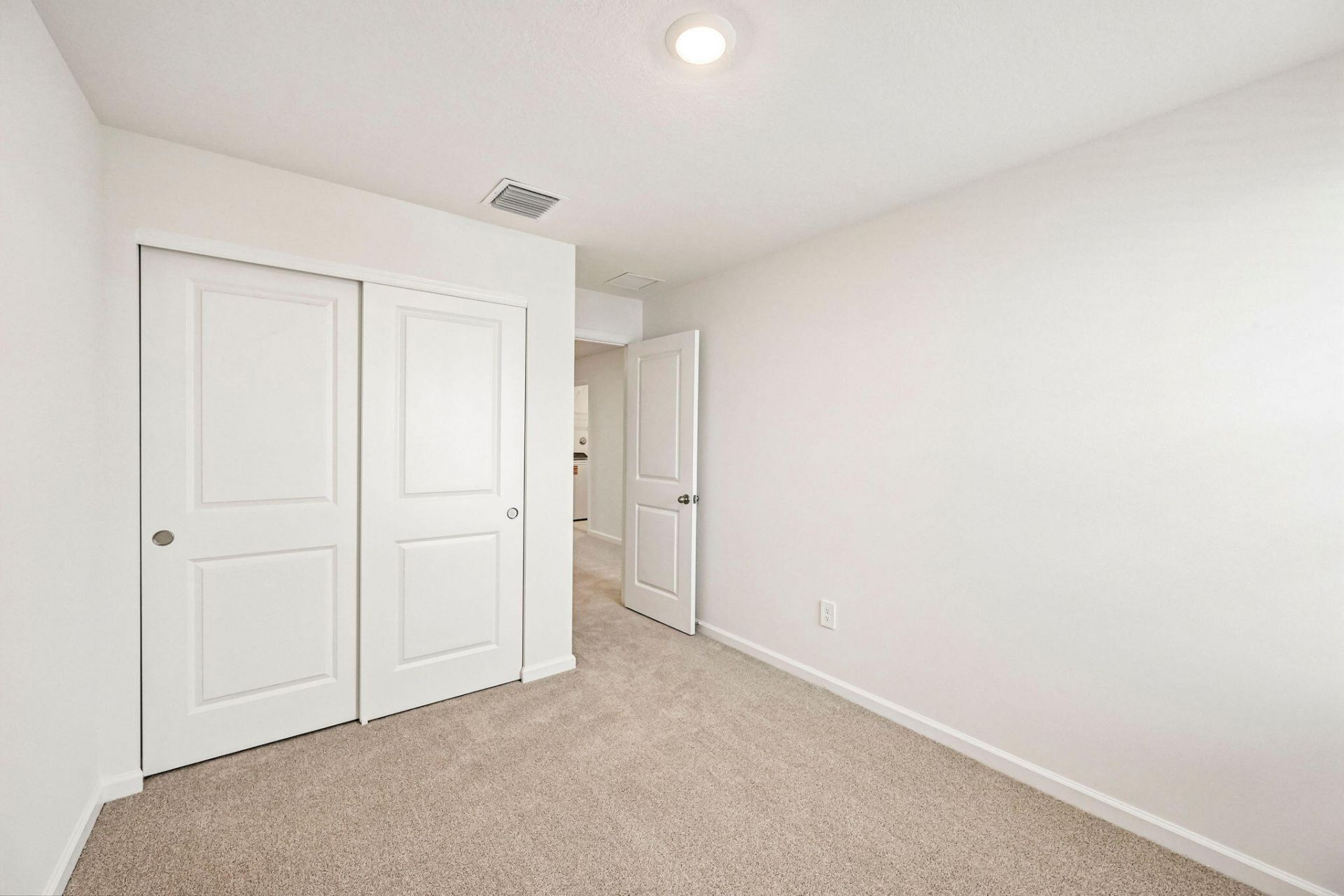 646 Salisbury Circle, Fort Pierce, FL 34982 Photo