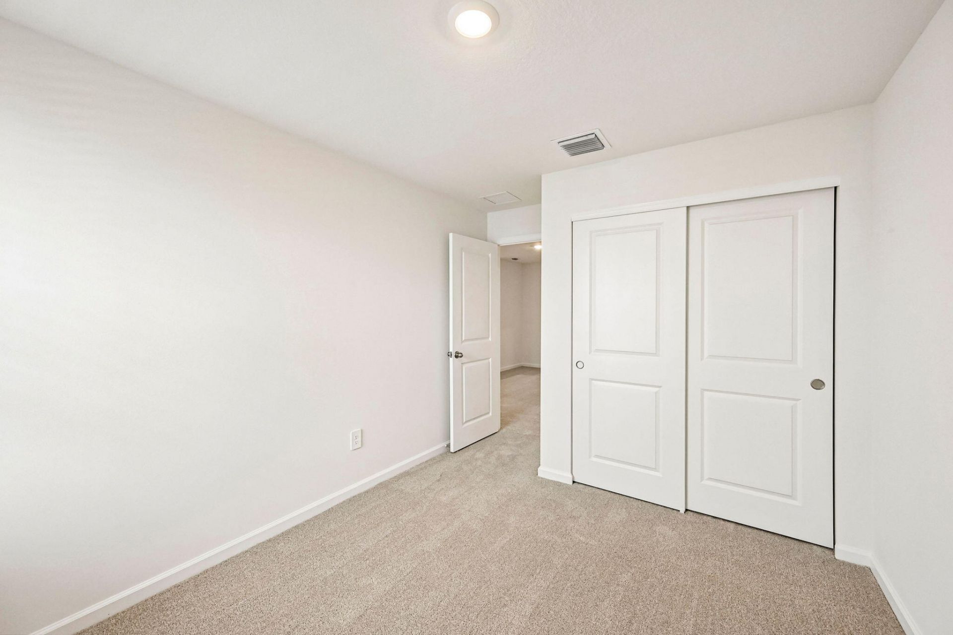 646 Salisbury Circle, Fort Pierce, FL 34982 Photo