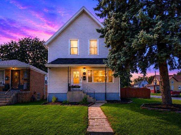 12402 Maple Avenue , Blue Island, IL 60406