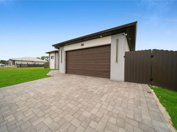 1112 chiquita blvd , Cape Coral, FL 33933