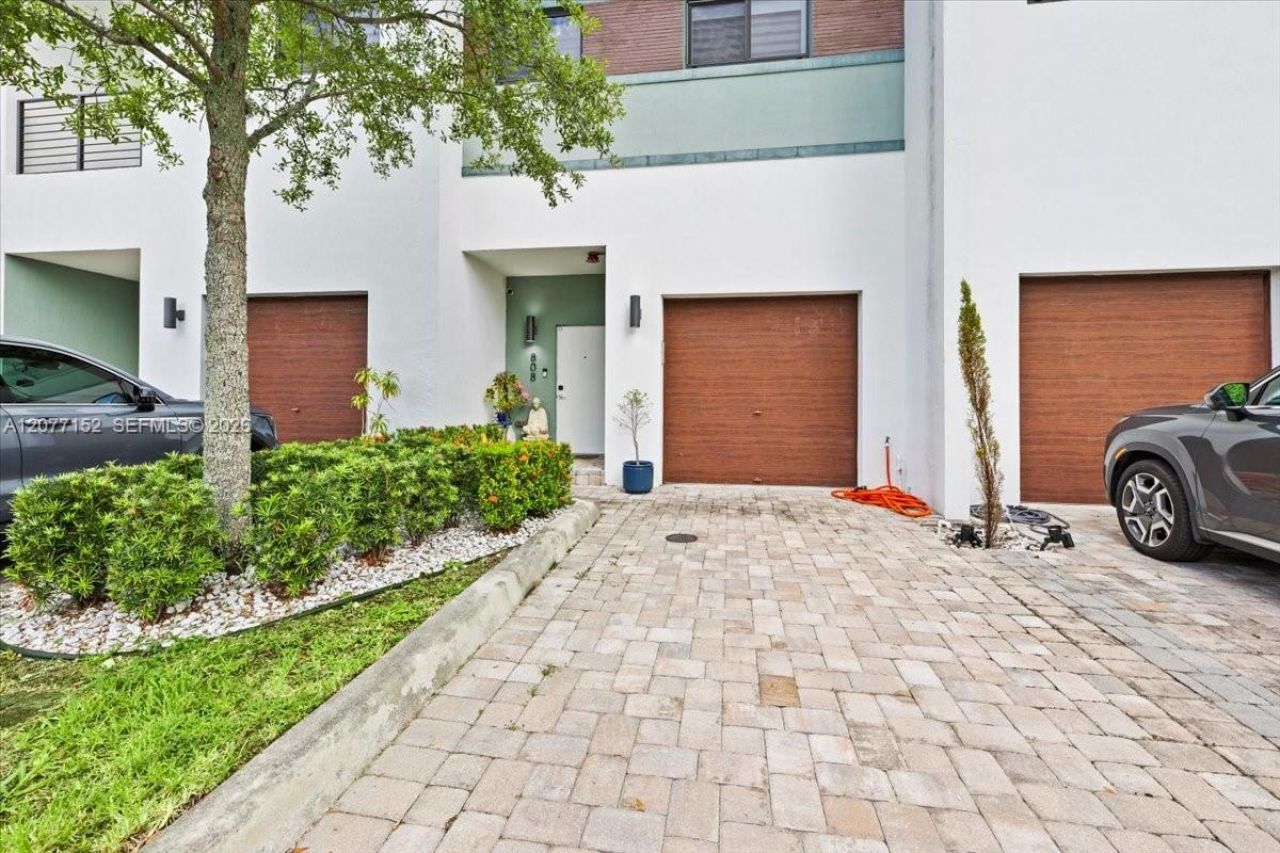 808 NW 44th Ter , Plantation, FL 33317 Photo
