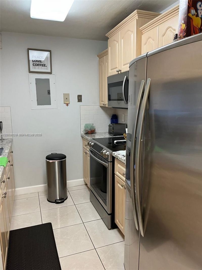 10135 NW 9th St Cir , Unit 5-208, Miami, FL 33172 Photo