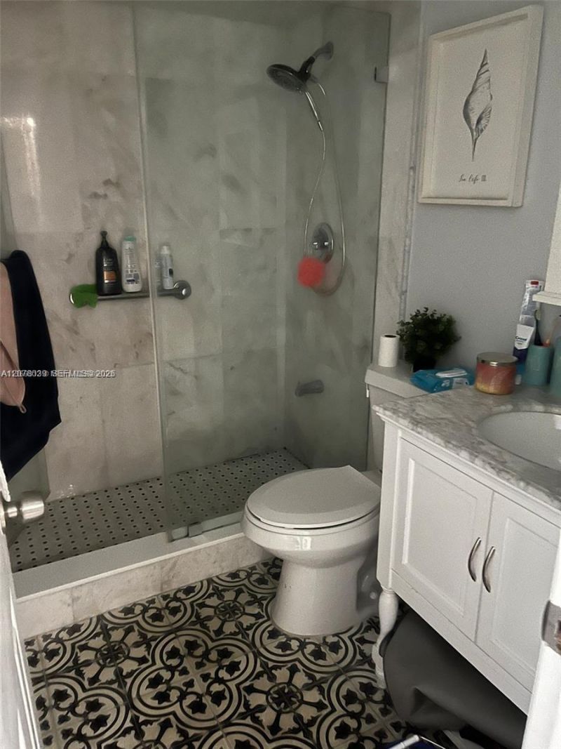 10135 NW 9th St Cir , Unit 5-208, Miami, FL 33172 Photo