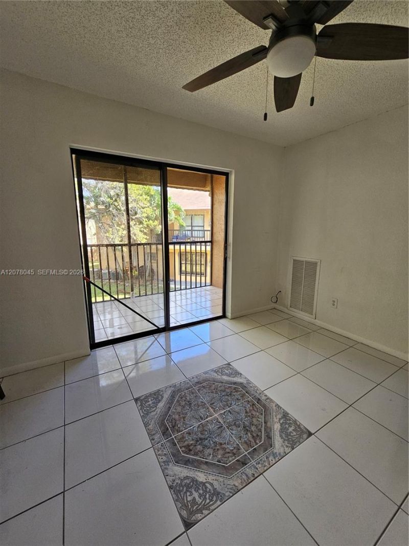 6580 W 27th Ct , Unit 58-24, Hialeah, FL 33016 Photo