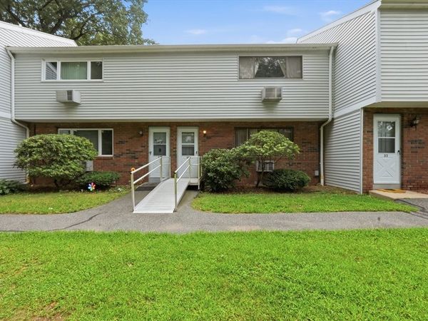 35 Sheri Ln, Unit 35, Agawam, MA 01001