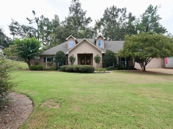 1612 Grand Oaks Blvd, Oxford, MS 38655
