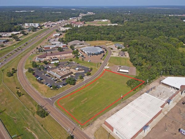 TBD Lakewood Drive, Batesville, MS 38606