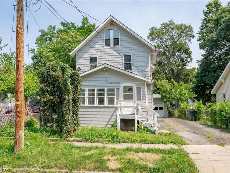757 Baird Street, Akron, OH 44306 Photo 2