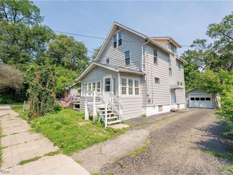 757 Baird Street, Akron, OH 44306 Photo 3
