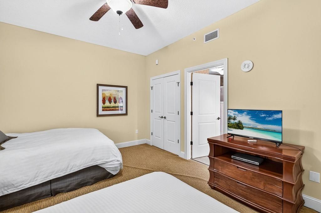 8121 Marina Inn Photo 26