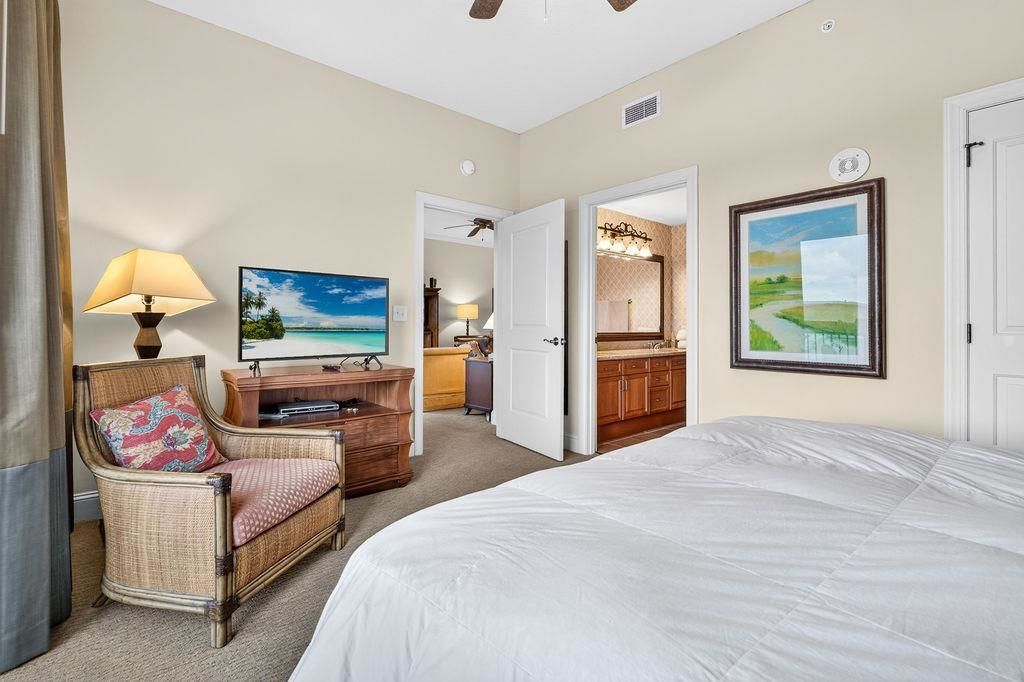 8121 Marina Inn Photo 32