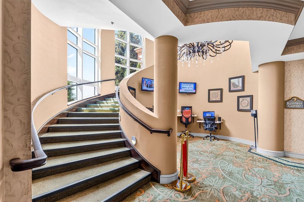8121 Marina Inn Photo 38
