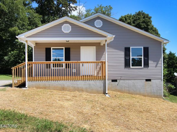 6710 Kern Rd, Knoxville, TN 37918