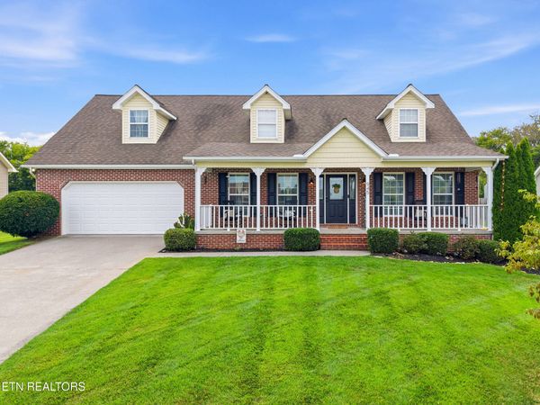 945 Carter Springs Drive, Maryville, TN 37801