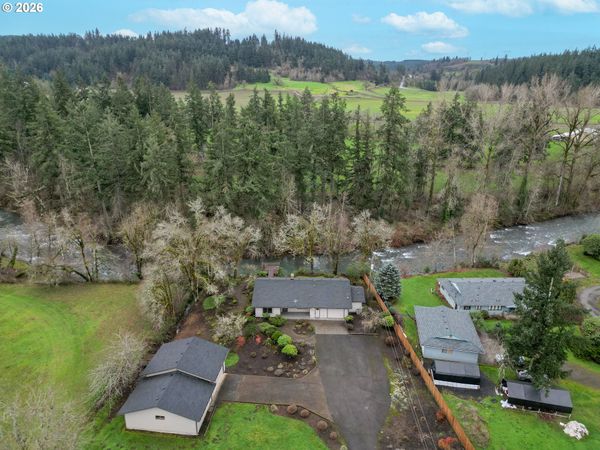 16695 DANCING FOX NE LN, Silverton, OR 97381