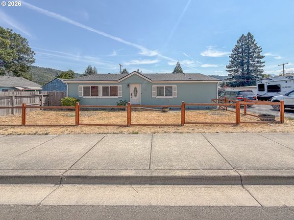 545 E 4TH AVE, Riddle, OR 97469