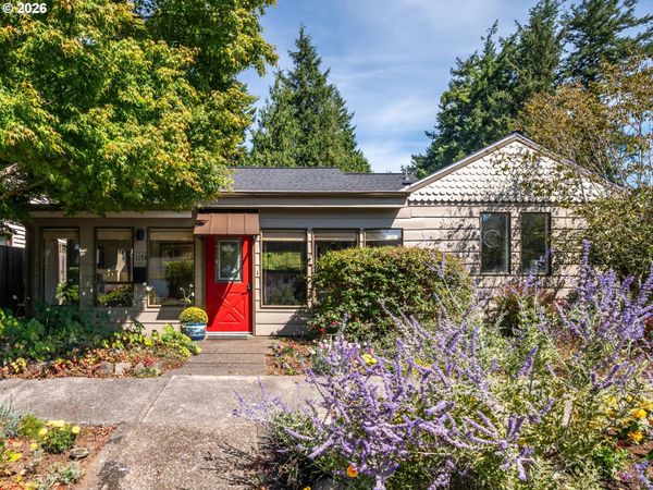 1174 Juniper AVE, Coos Bay, OR 97420