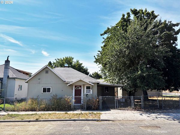 1555 BAKER ST, Baker City, OR 97814