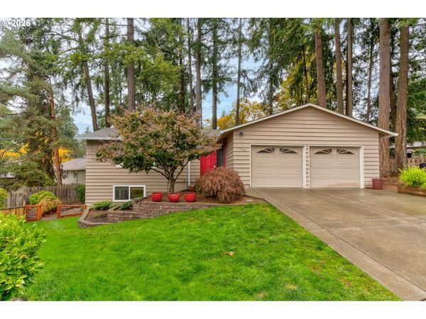 13525 SW Fircrest CT, Beaverton, OR 97008