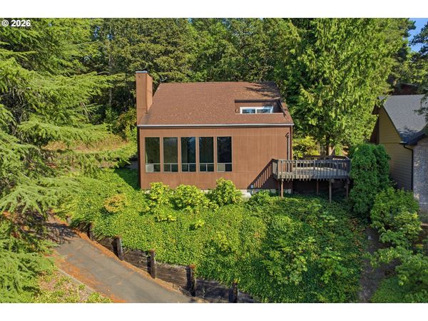 3040 CAMELLIA DR, Salem, OR 97302