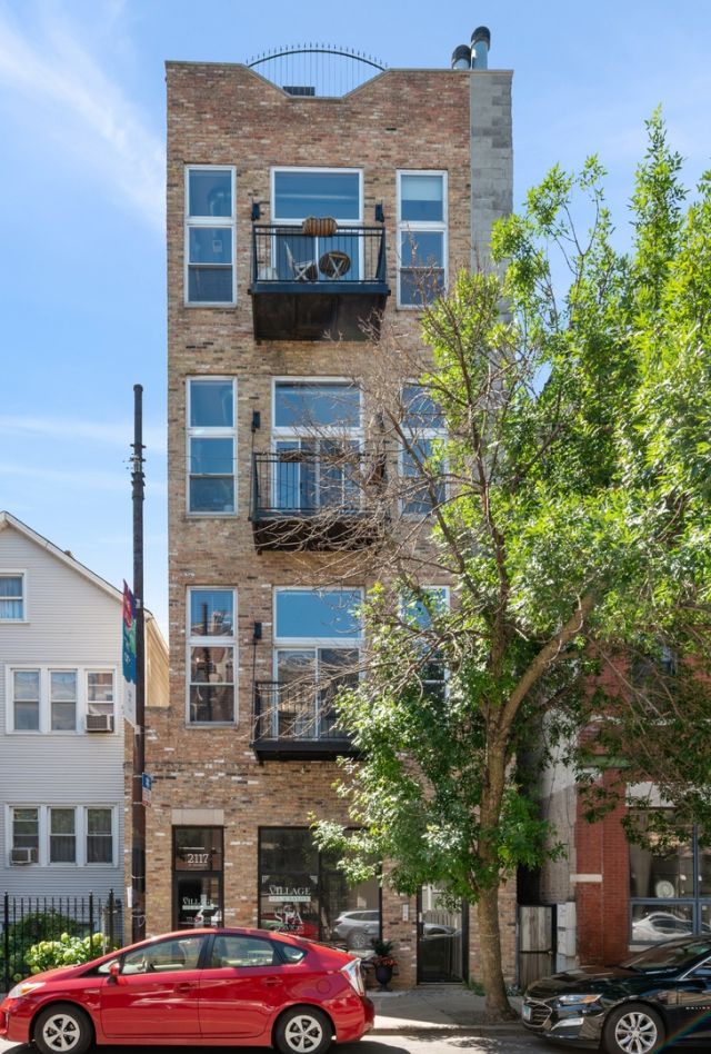 2117 W Belmont Avenue, Unit 2, Chicago, IL 60618 Main Photo