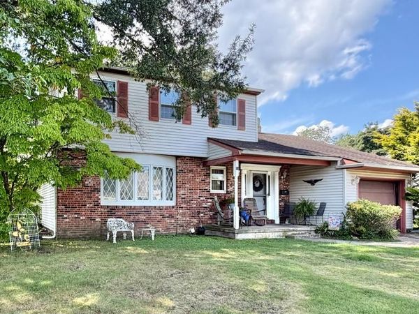 11 MCCAY DRIVE, ROEBLING, NJ 08554