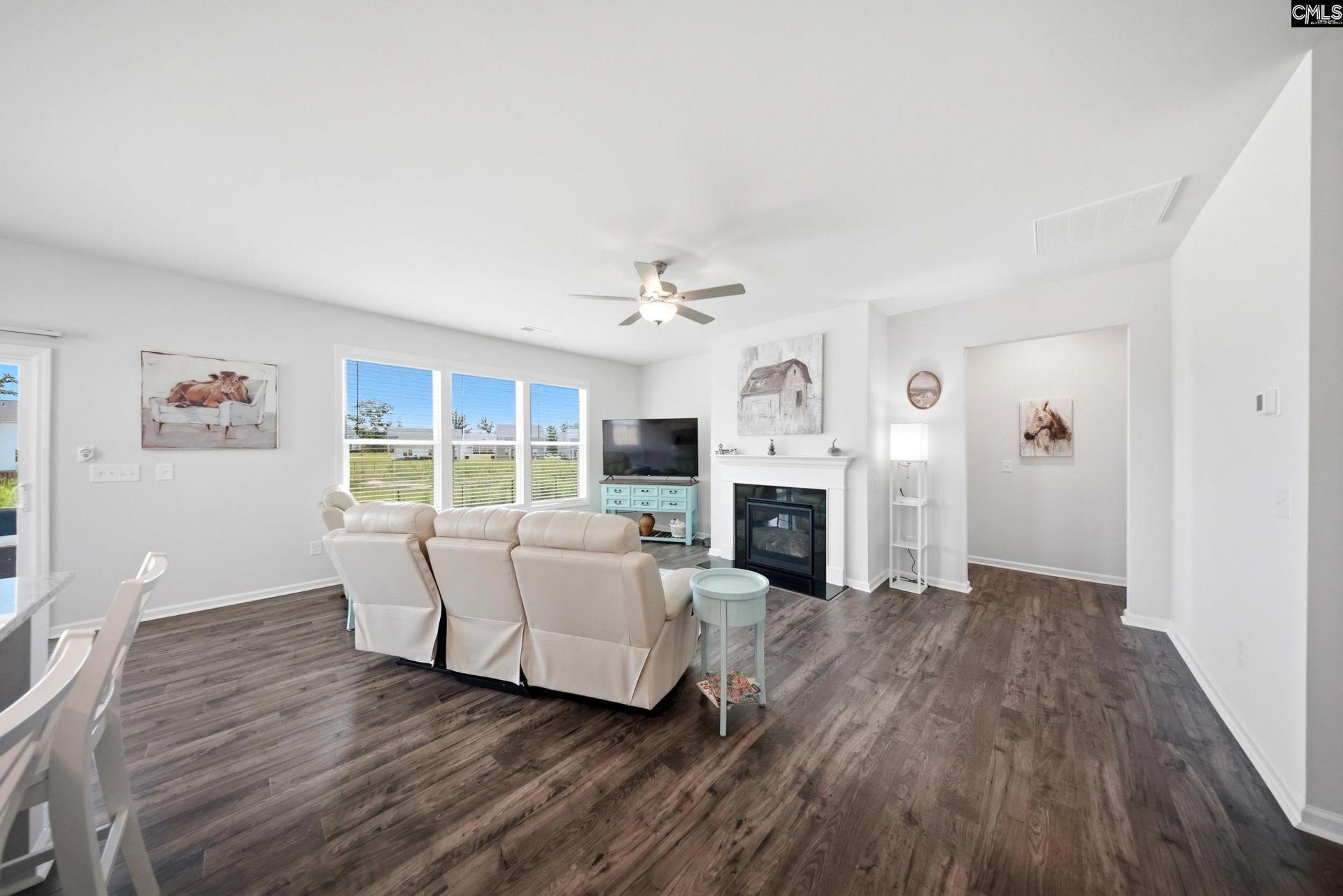 445 Dolomite Court  Photo 4