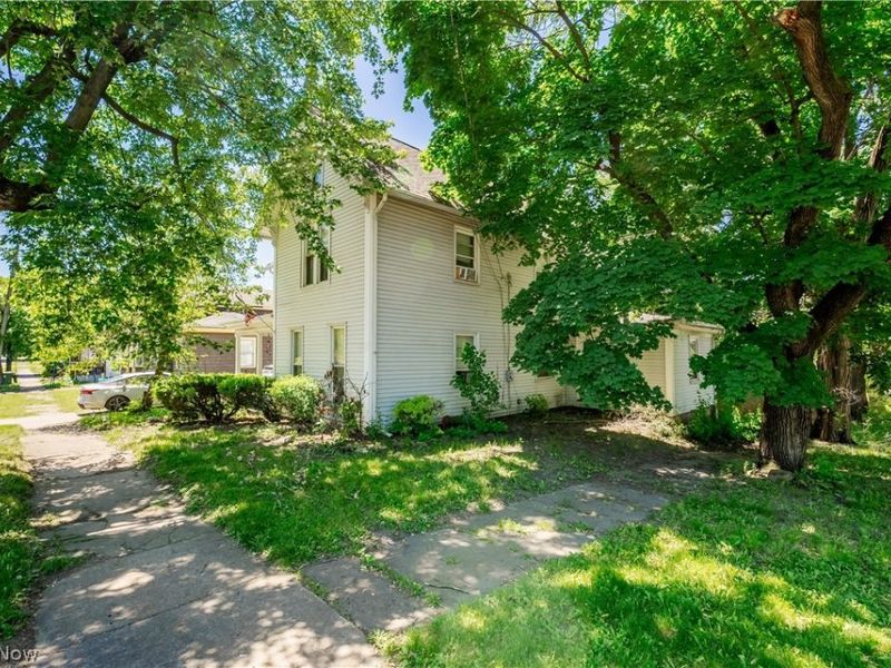323 2nd Street NE, Massillon, OH 44646 Photo 3