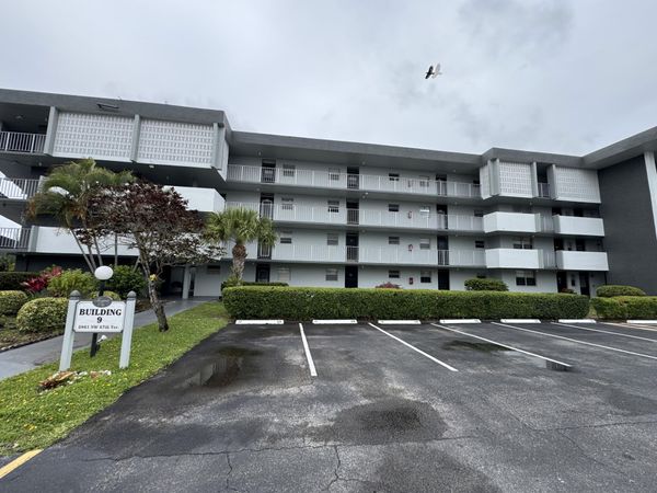 2861 NW 47TH Terrace, Unit 207B, Lauderdale Lakes, FL 33313