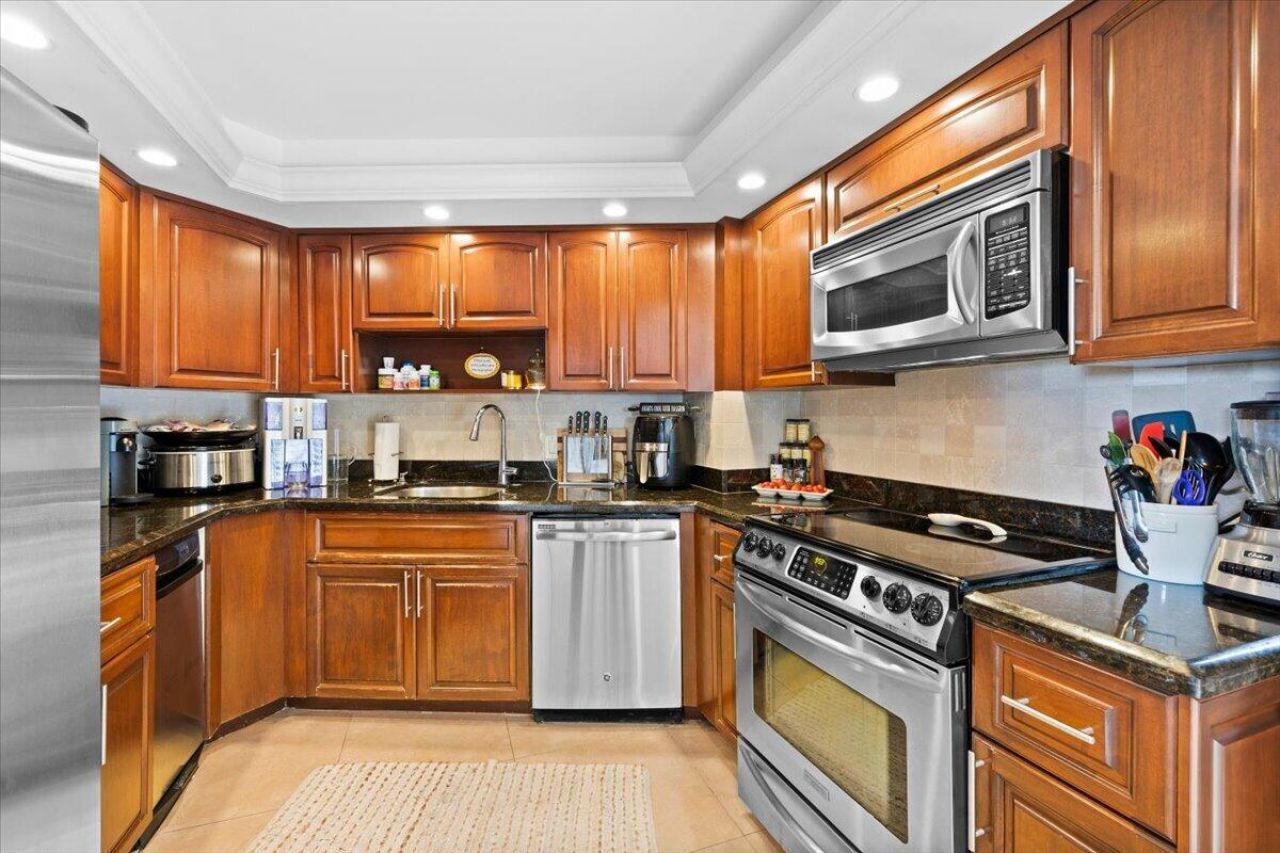 1167 Hillsboro Mile, Unit 308, Hillsboro Beach, FL 33062 Photo