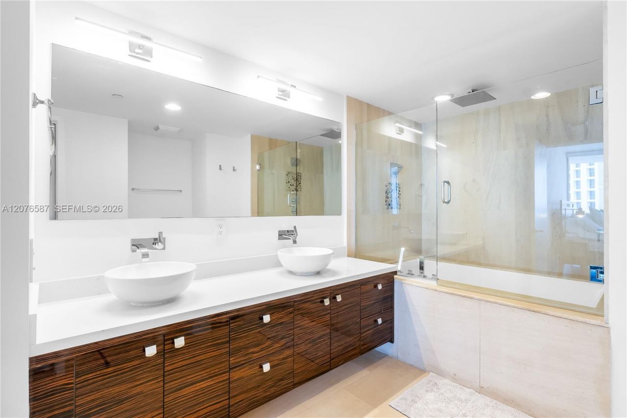 5875 Collins Ave, Unit 903, Miami Beach, FL 33140 Photo