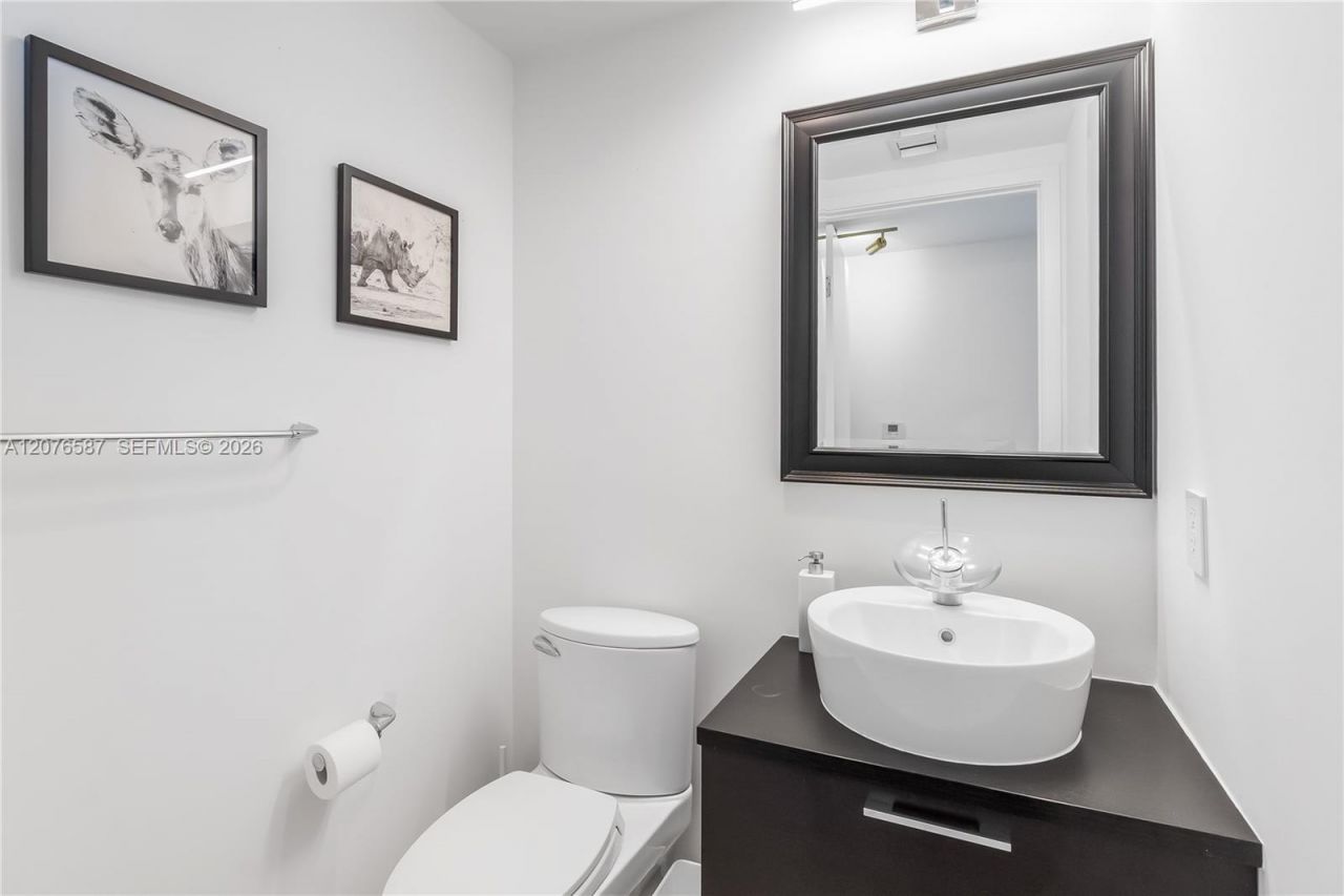 5875 Collins Ave, Unit 903, Miami Beach, FL 33140 Photo
