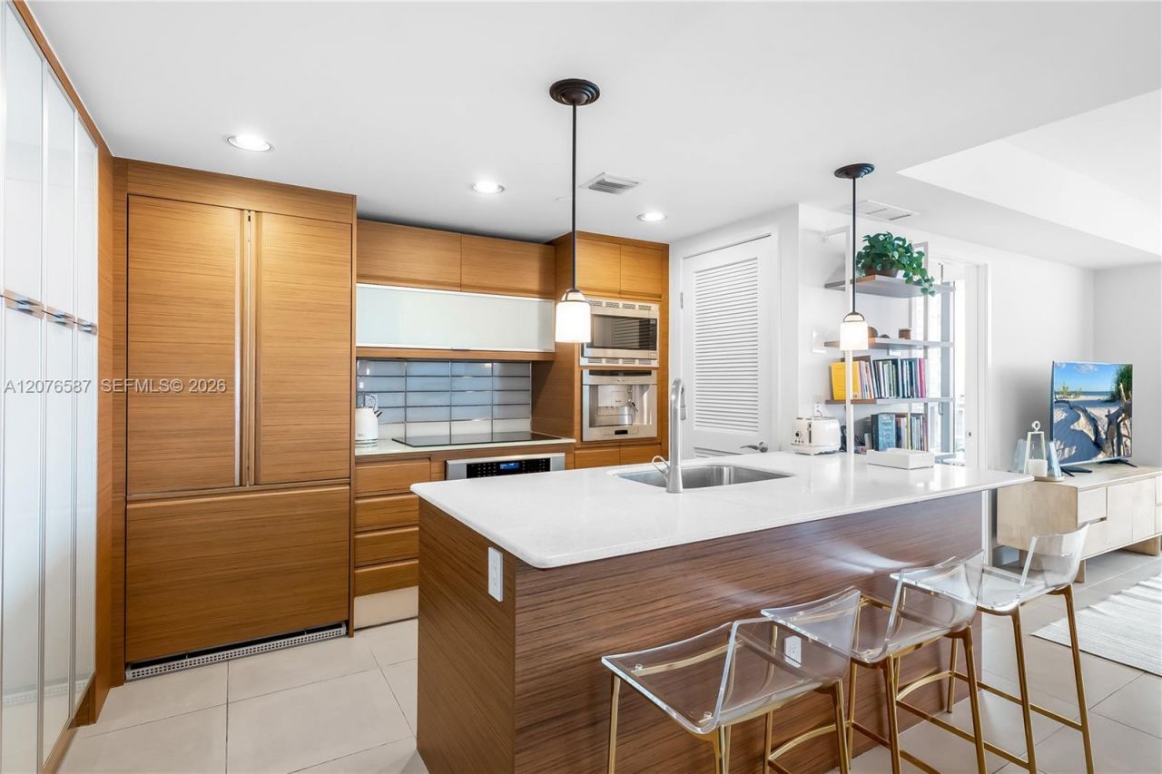 5875 Collins Ave, Unit 903, Miami Beach, FL 33140 Photo