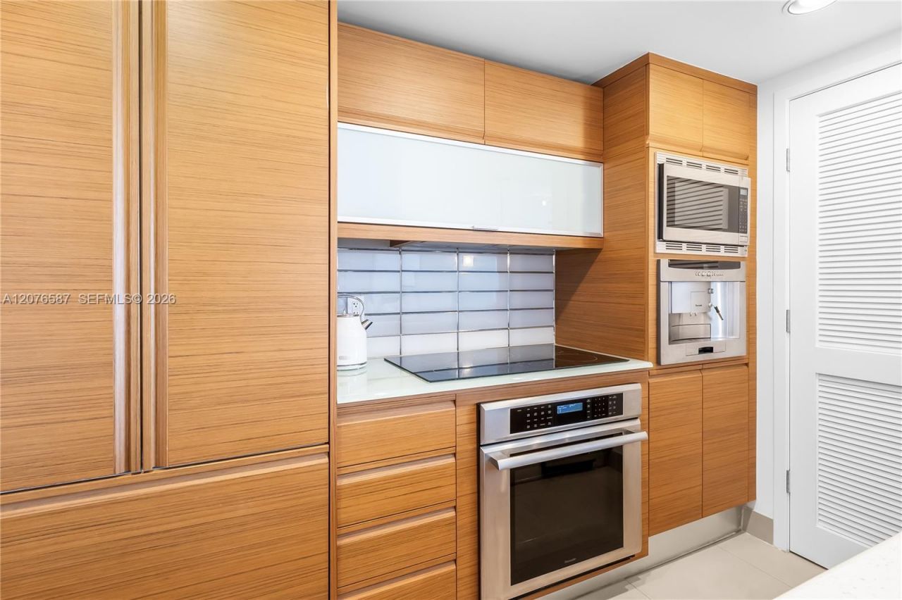 5875 Collins Ave, Unit 903, Miami Beach, FL 33140 Photo