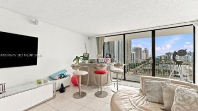 210 174 St , Unit 2401, Sunny Isles Beach, FL 33160 Photo