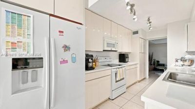 210 174 St , Unit 2401, Sunny Isles Beach, FL 33160 Photo