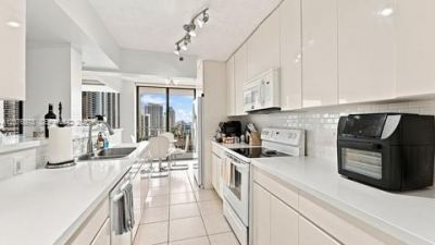 210 174 St , Unit 2401, Sunny Isles Beach, FL 33160 Photo