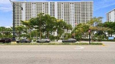 210 174 St , Unit 2401, Sunny Isles Beach, FL 33160 Photo