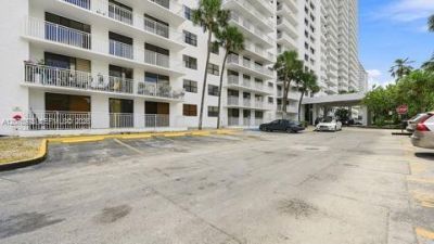 210 174 St , Unit 2401, Sunny Isles Beach, FL 33160 Photo